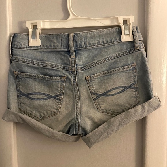 Abercrombie Girls Denim Shorts - Picture 2 of 2